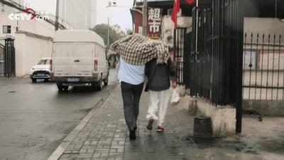 被四岁儿子呼唤的癌症妈妈离世，小巷秘密小店哀思重重