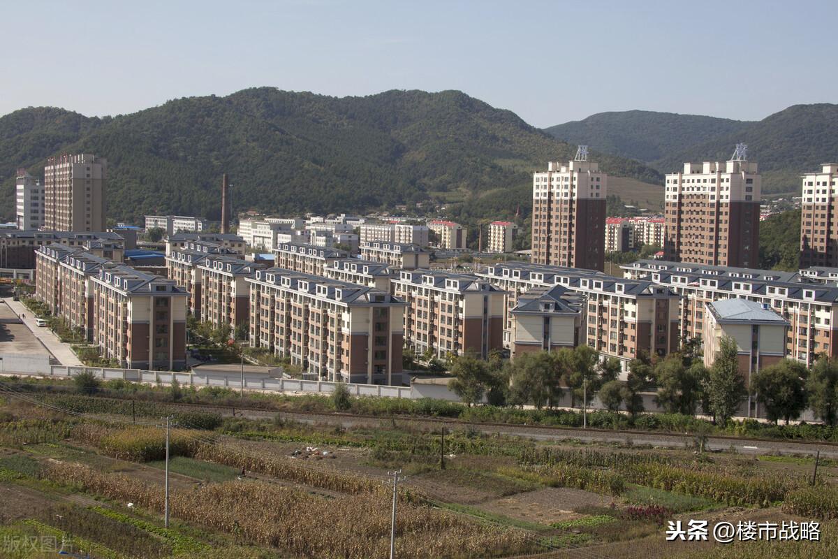 住建部回应楼市虹吸效应，心灵洗涤的自然美景之旅与楼市调控并行不悖