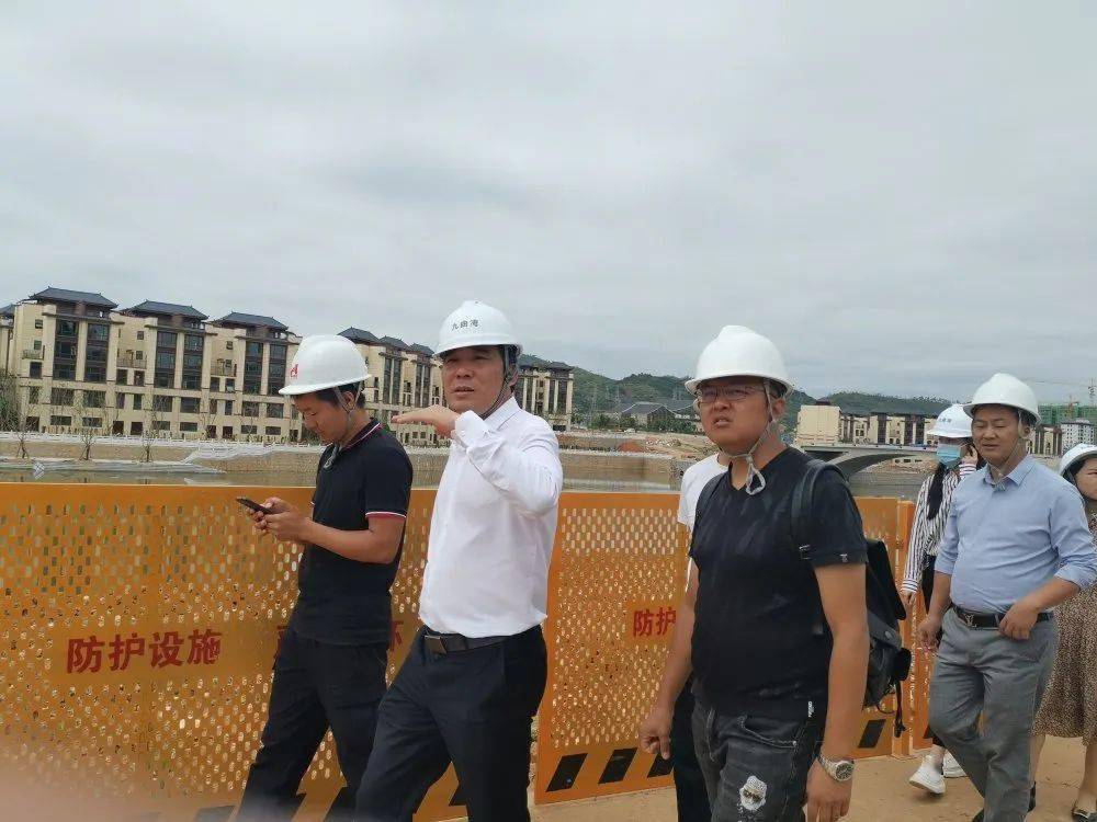 美政府与微软背后的权力与商业交织，拒绝回应的真相
