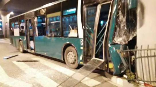 桂林公交车与多车相撞事件，事故分析与反思