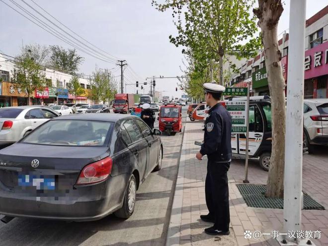 小米SU7冲上公交站台，警方回应，智能出行新风尚引领科技与生活的融合