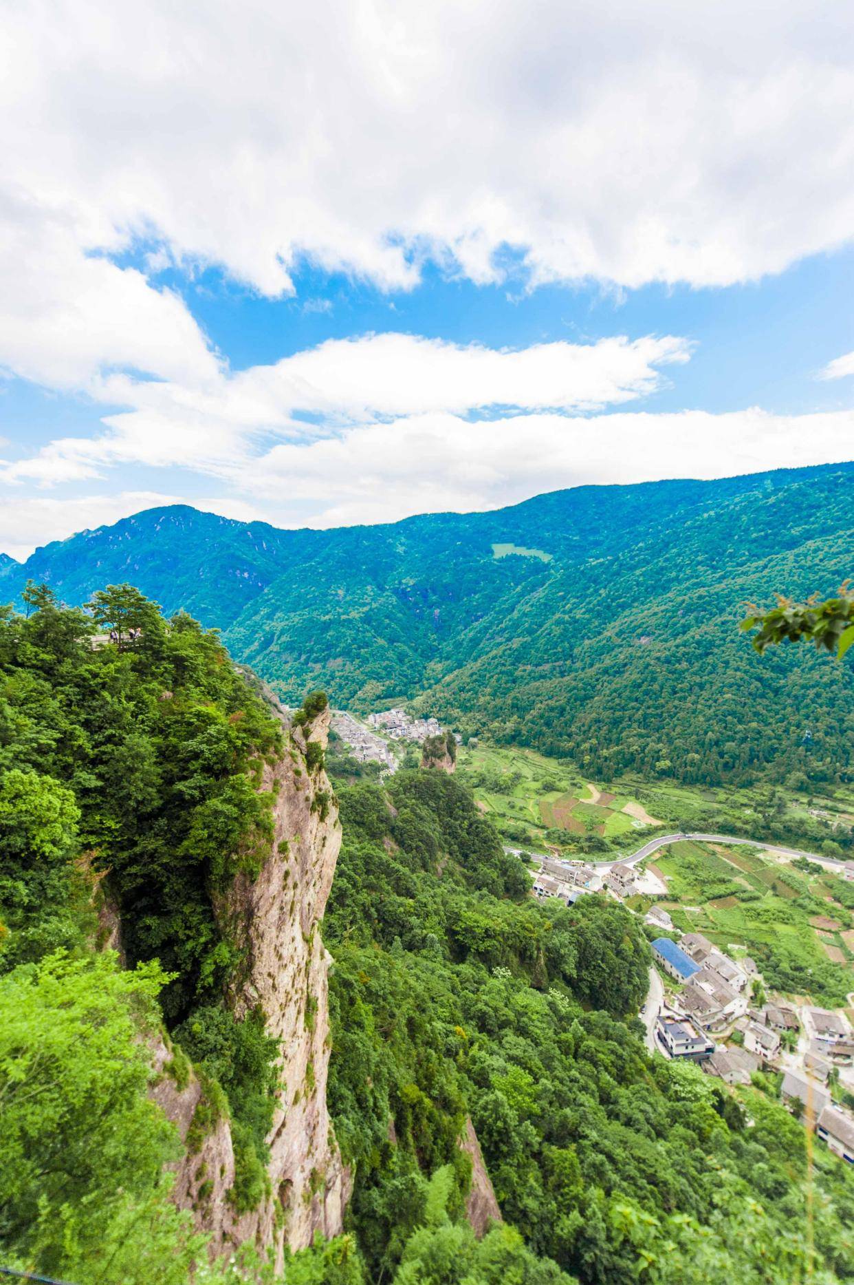 自然美景之旅，寻找内心的平和与宁静的轻松旅行