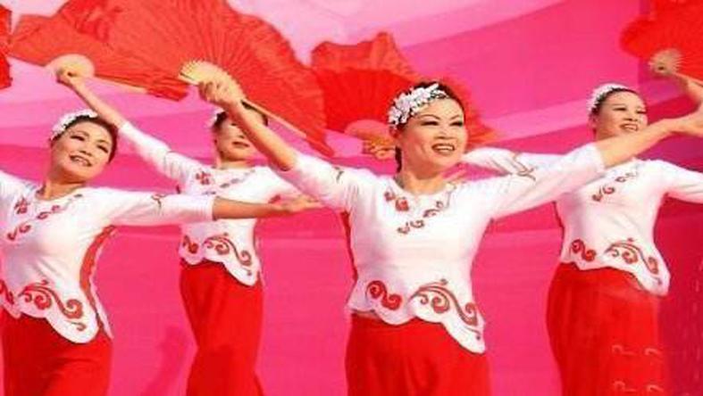 最新广场舞藏族舞，舞动生活的魅力风尚展