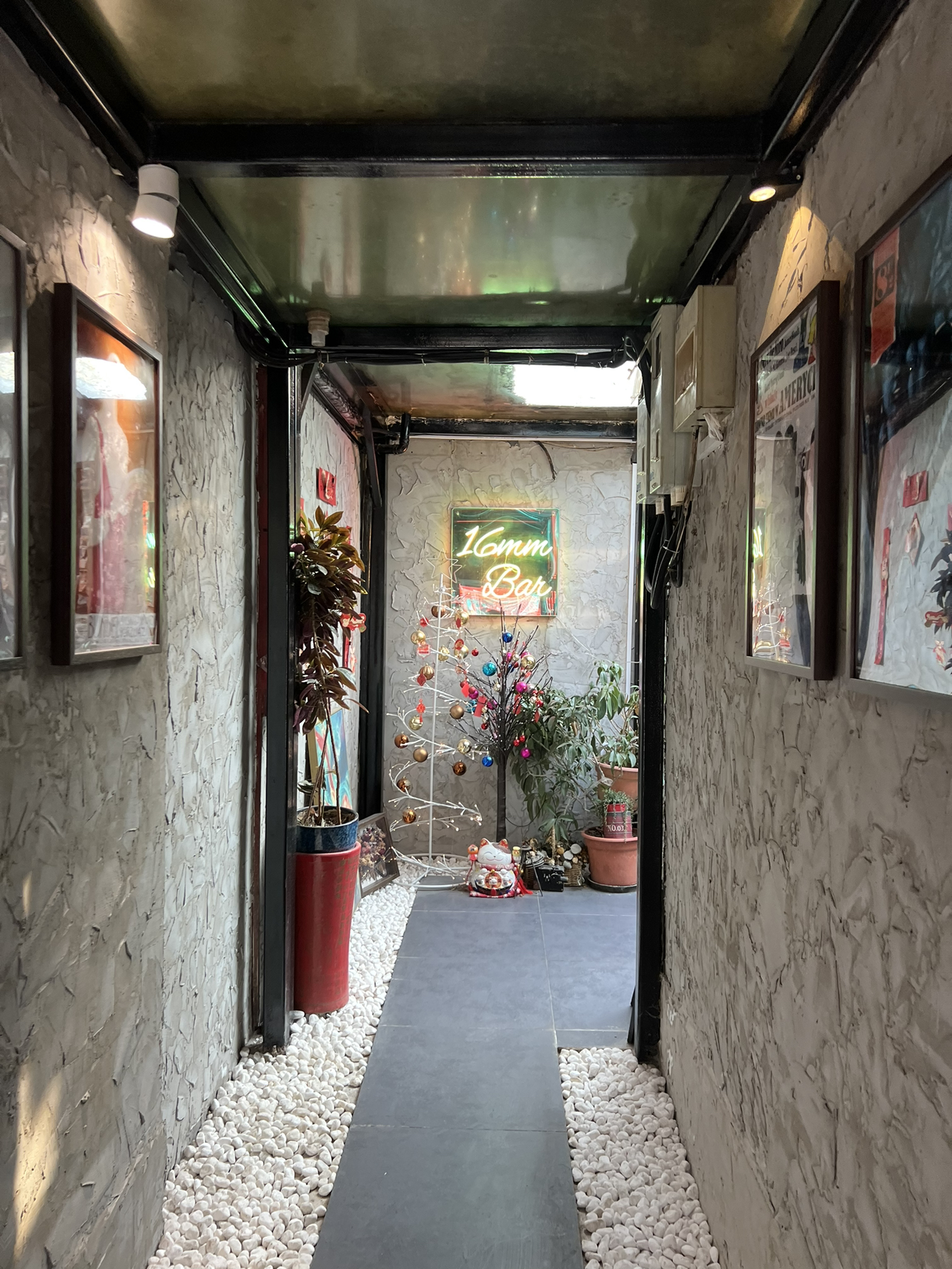 滑雪责任解析与小巷特色小店探秘