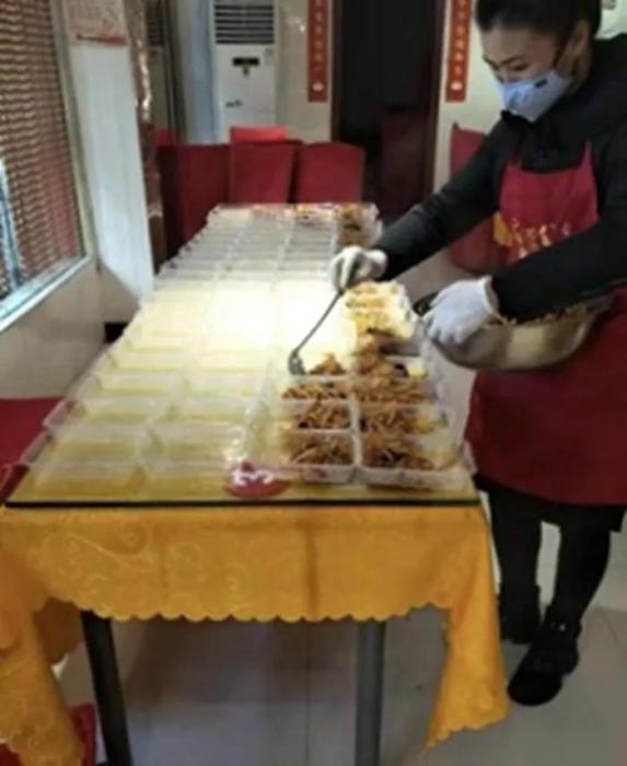 小巷深处的神秘小店，探索独特环境与美食之旅
